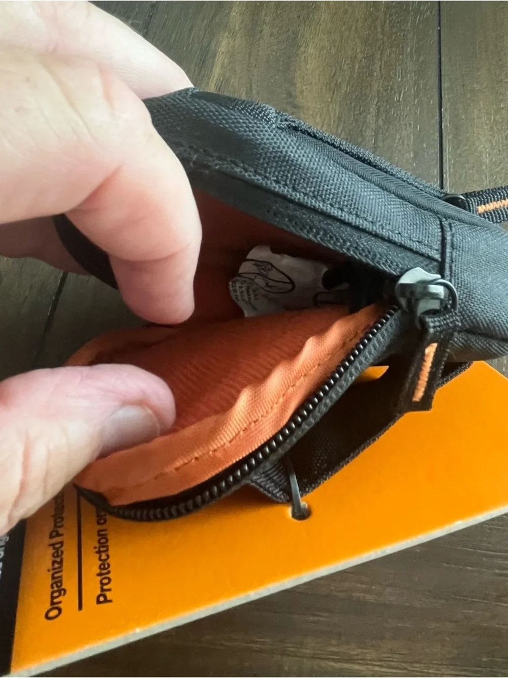 Lowepro Tahoe 10 Camera Case Black Padded Compact with Belt Loop: NWT!